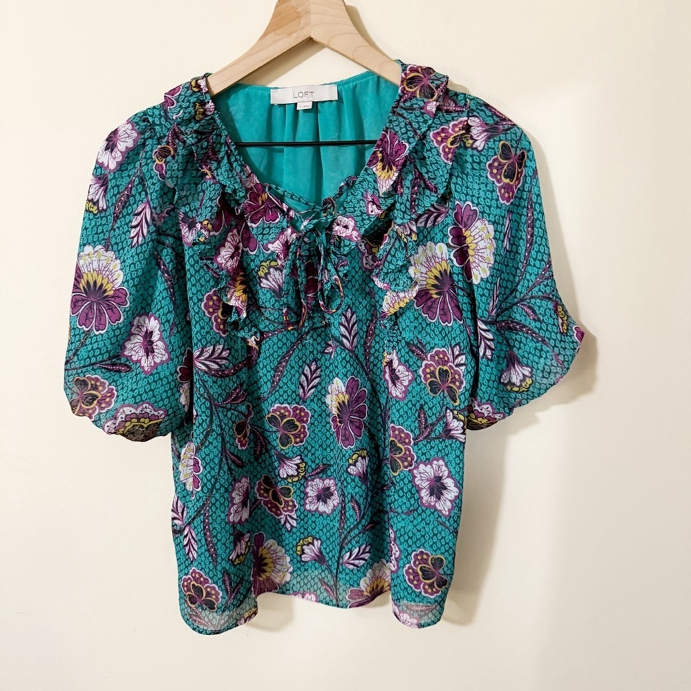 Loft Womens Blue Green Floral Short Sleeve Blouse Size Small Tie in front